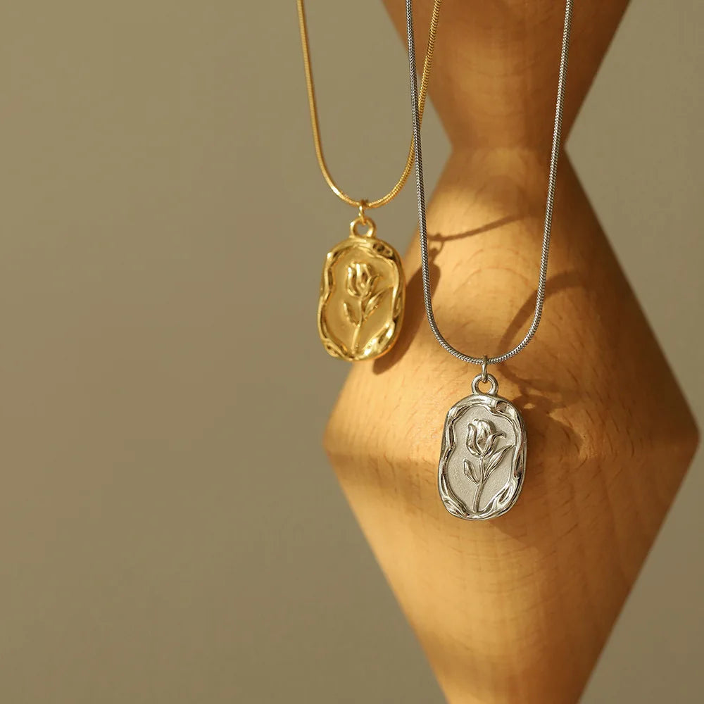 Collier Rose Élégance