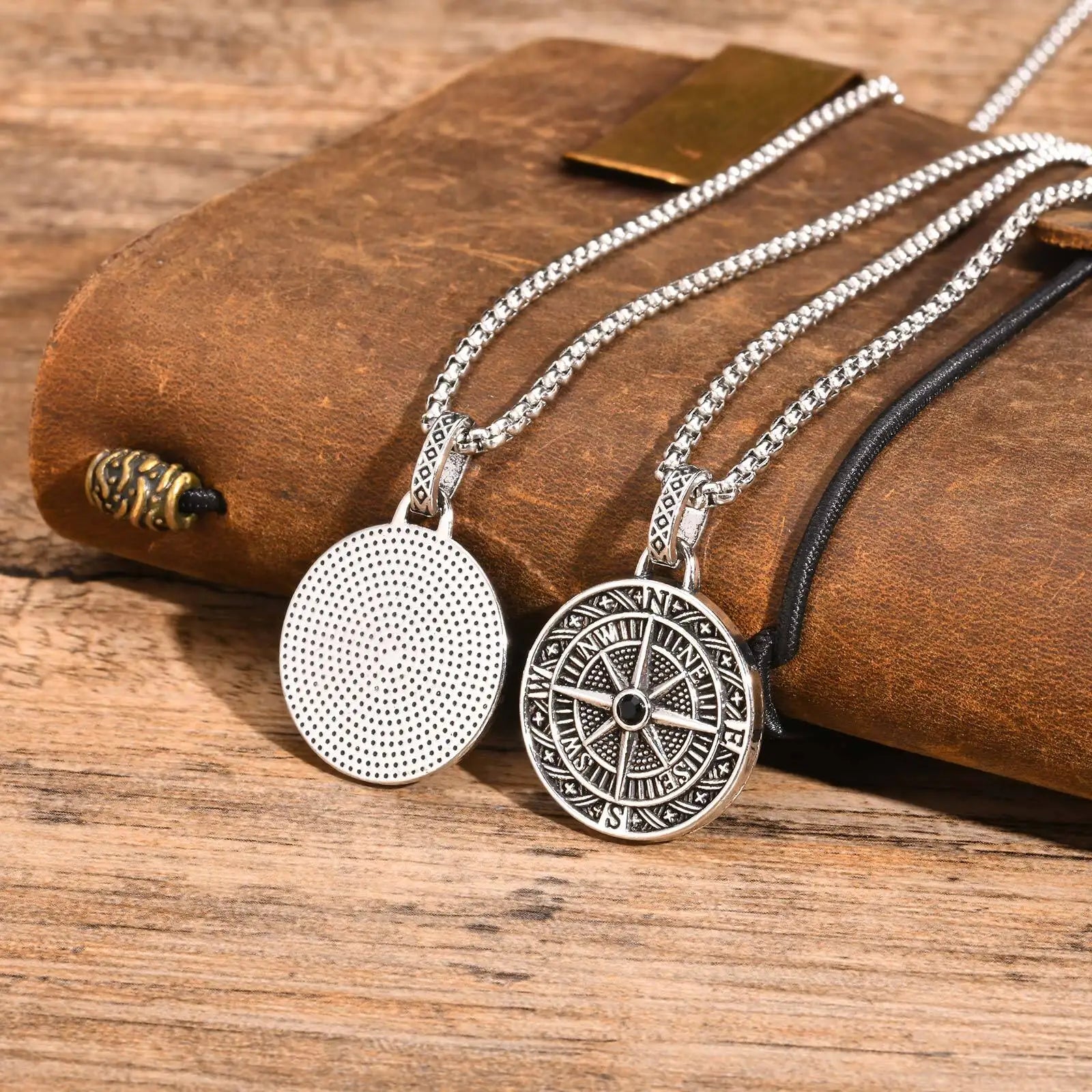 Collier Compass