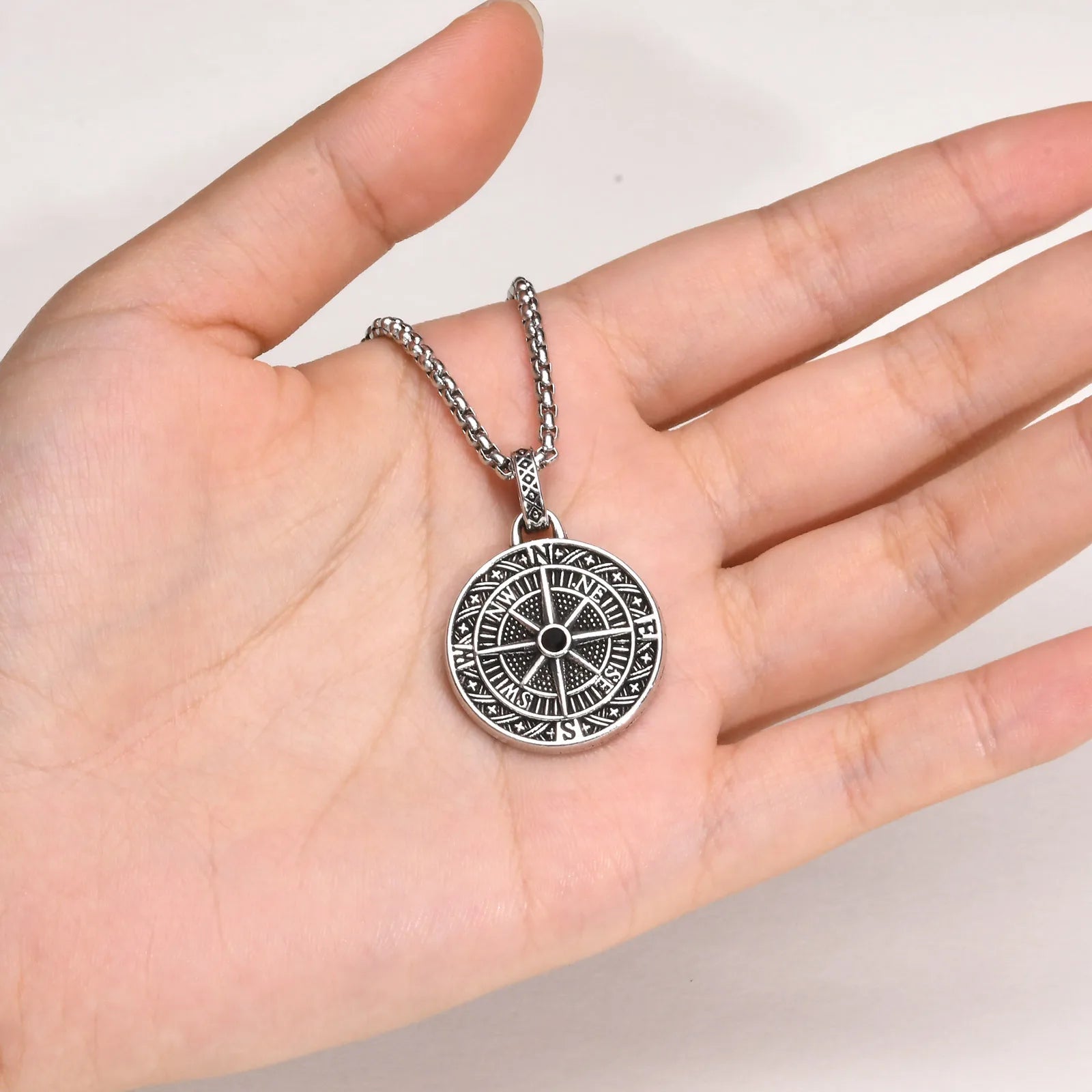 Collier Compass